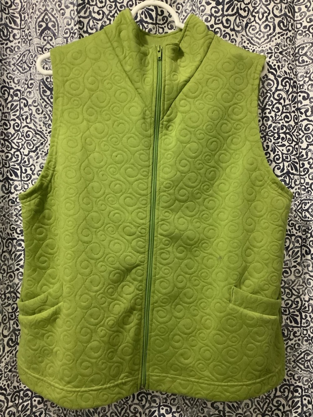 Weekenders Quilted Sleeveless Vest in Lime Green